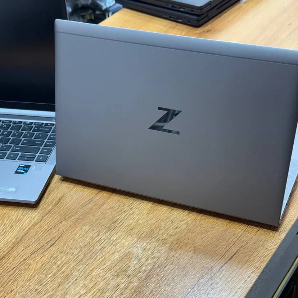  Hp Z book firfly G8 